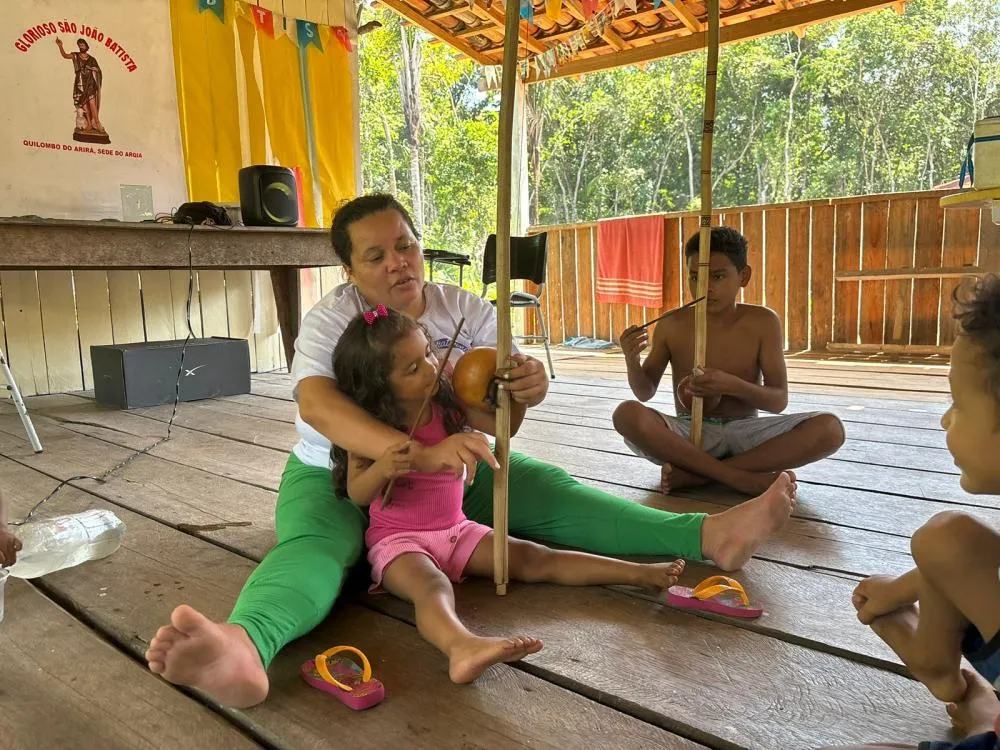 Oficina de Capoeira no Quilombo do Igarap&eacute; Arir&aacute;, do Projeto Cine Ribeirinho Marajoara.