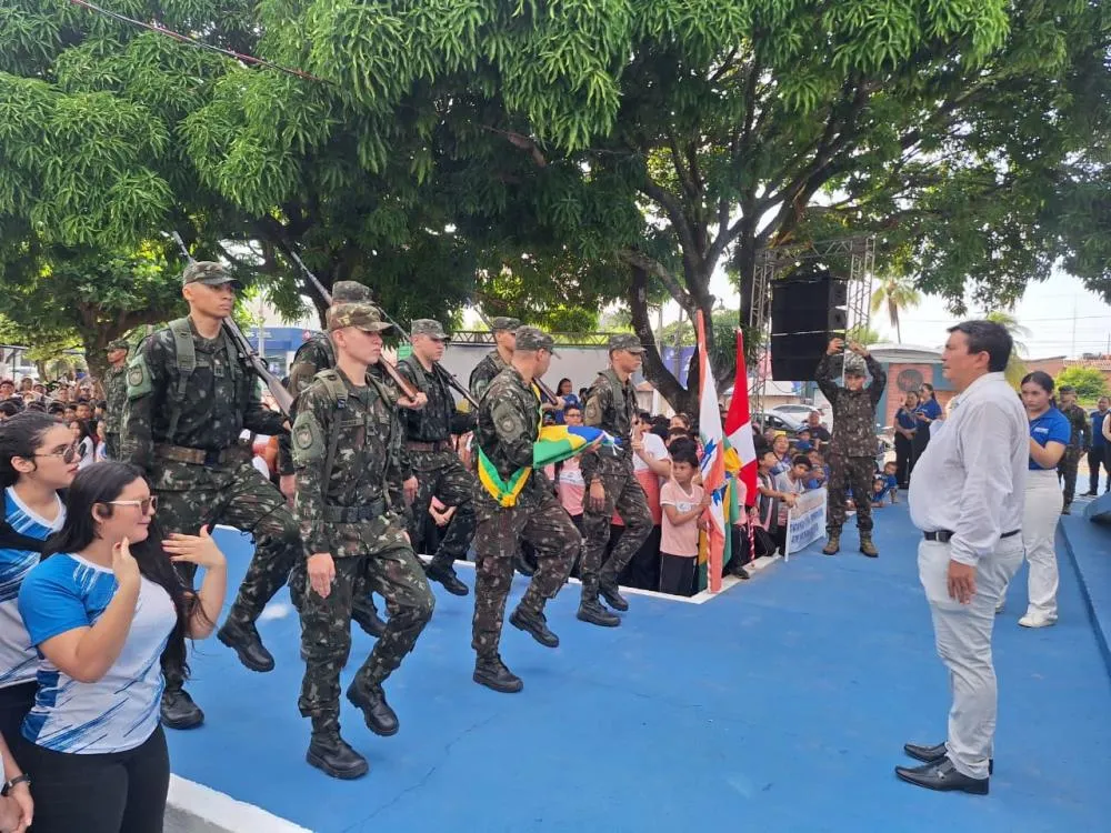 Apresenta&ccedil;&atilde;o do Tiro de Guerra na abertura da Semana da P&aacute;tria 2026 em Camet&aacute;