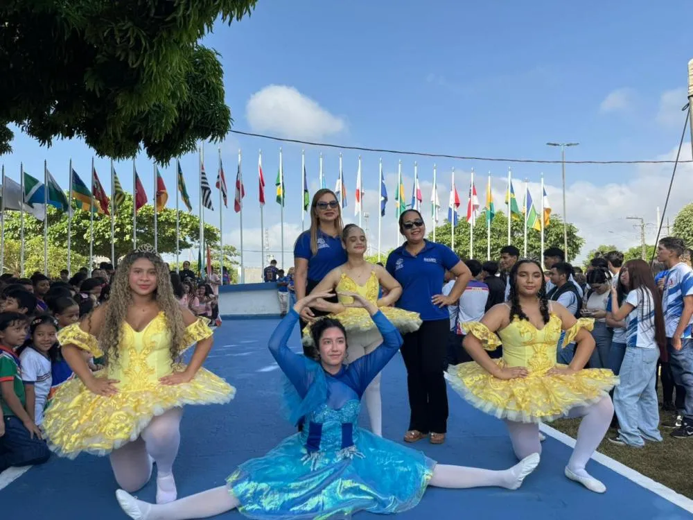 Apresenta&ccedil;&atilde;o do Ballet do CAEEC na abertura da Semana da P&aacute;tria 2026 em Camet&aacute;